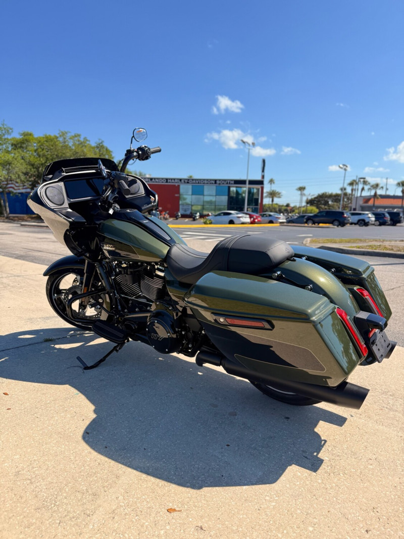 Road Glide®