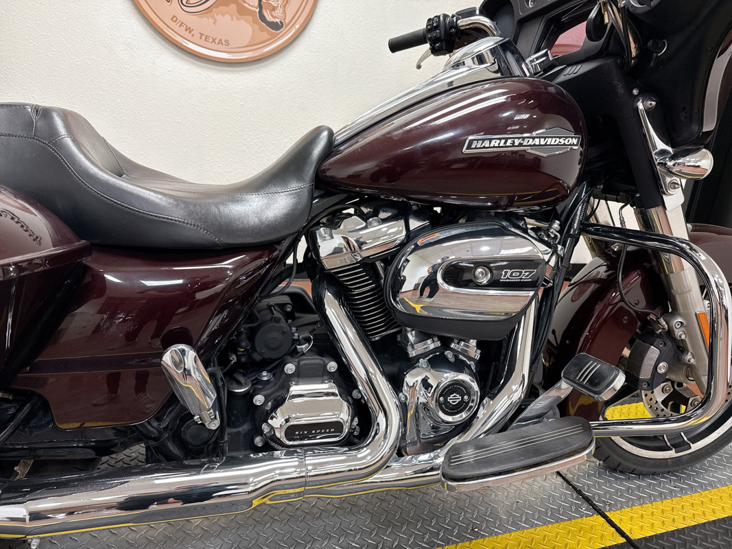 Street Glide®