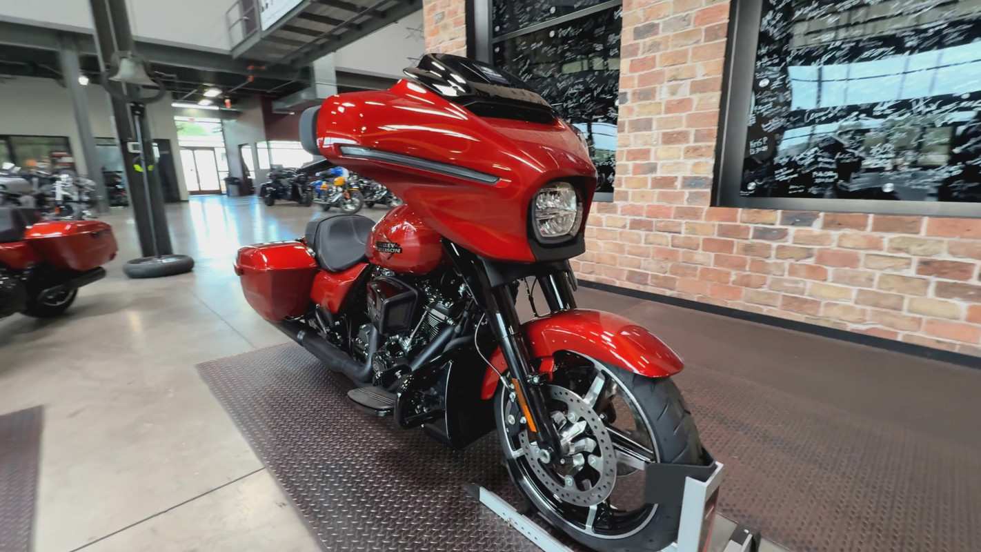 Street Glide®