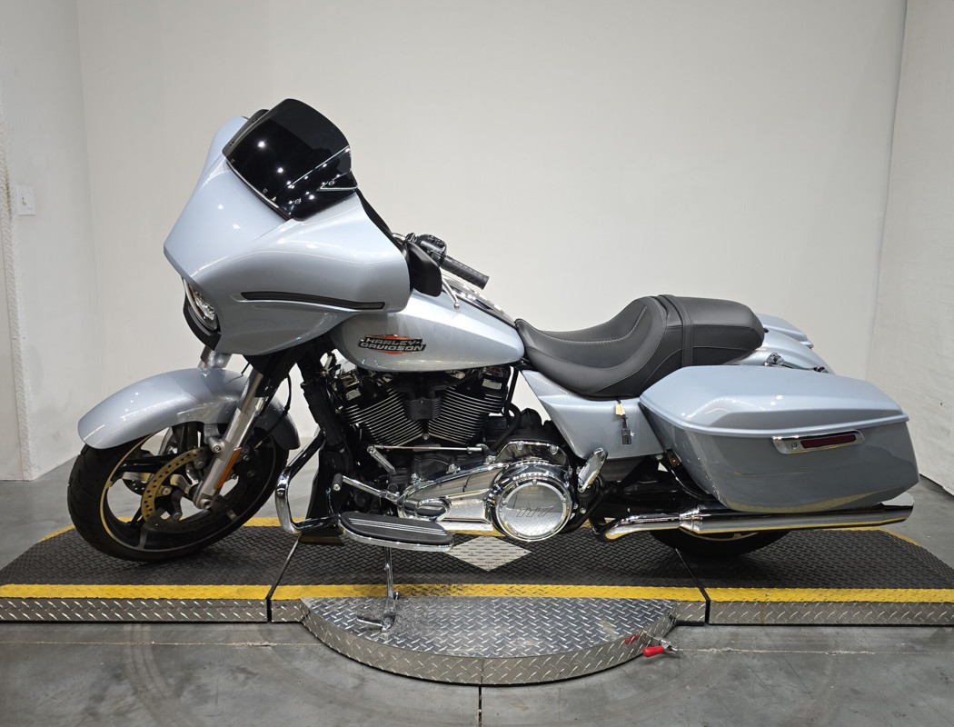 Street Glide®