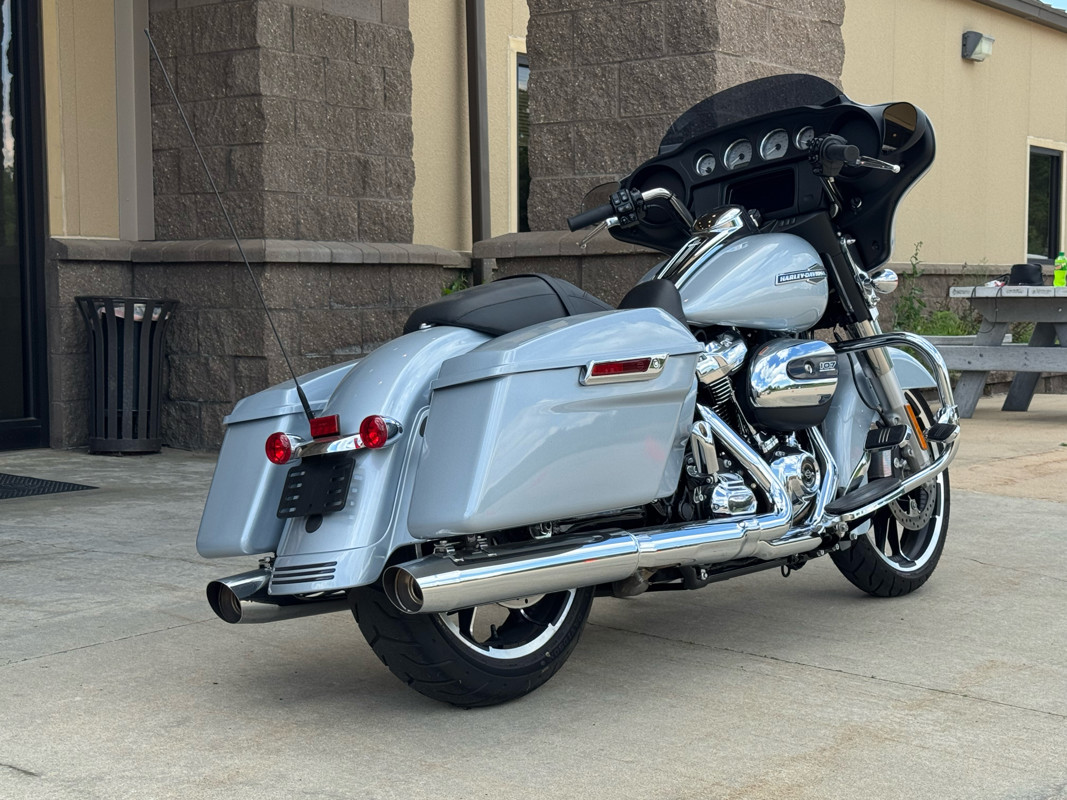 Street Glide®