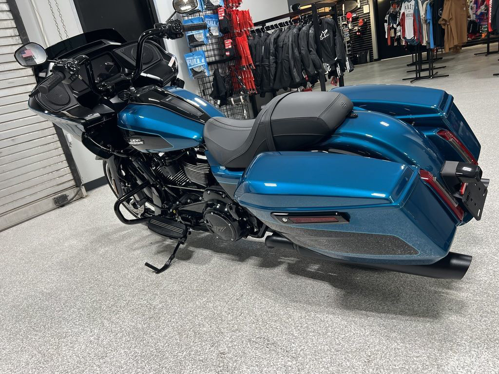 Road Glide®