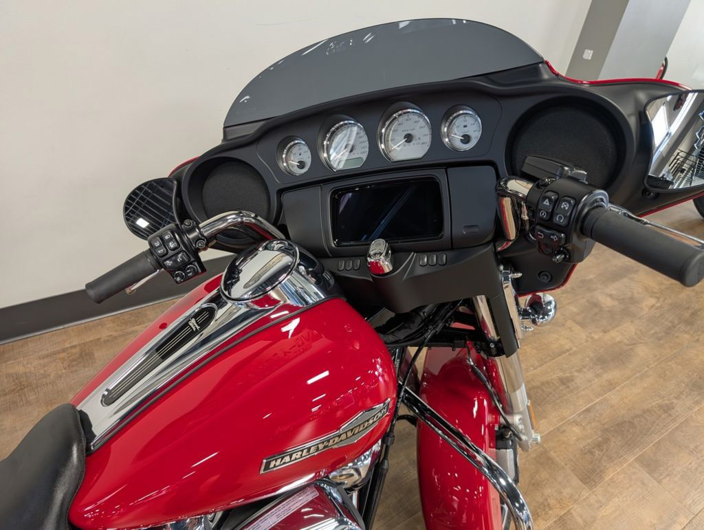 Street Glide®