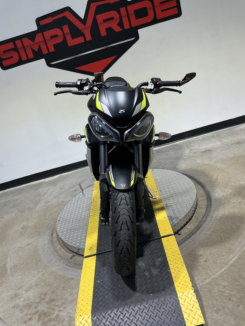 Street Triple RS