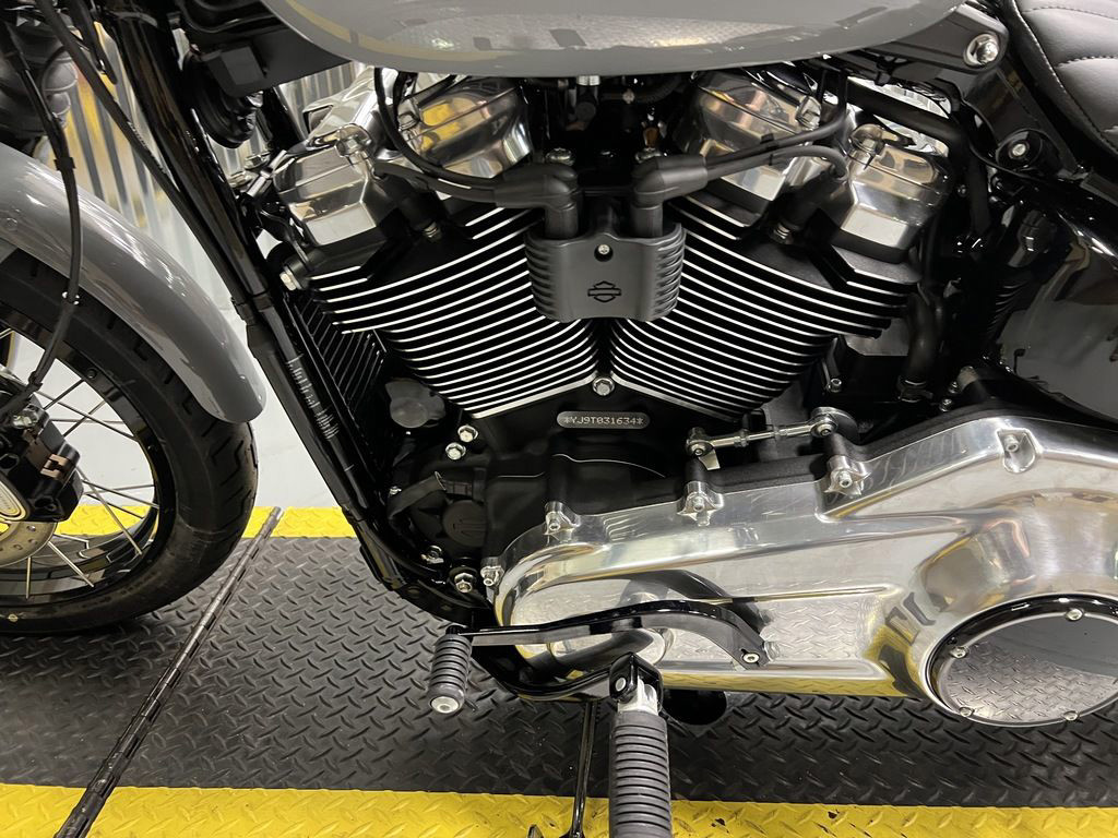 Street Bob®