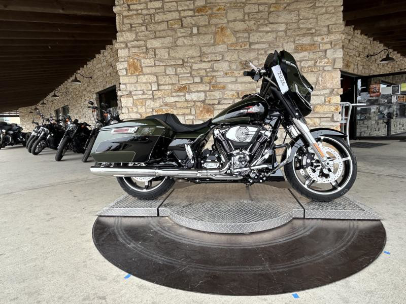 Street Glide®