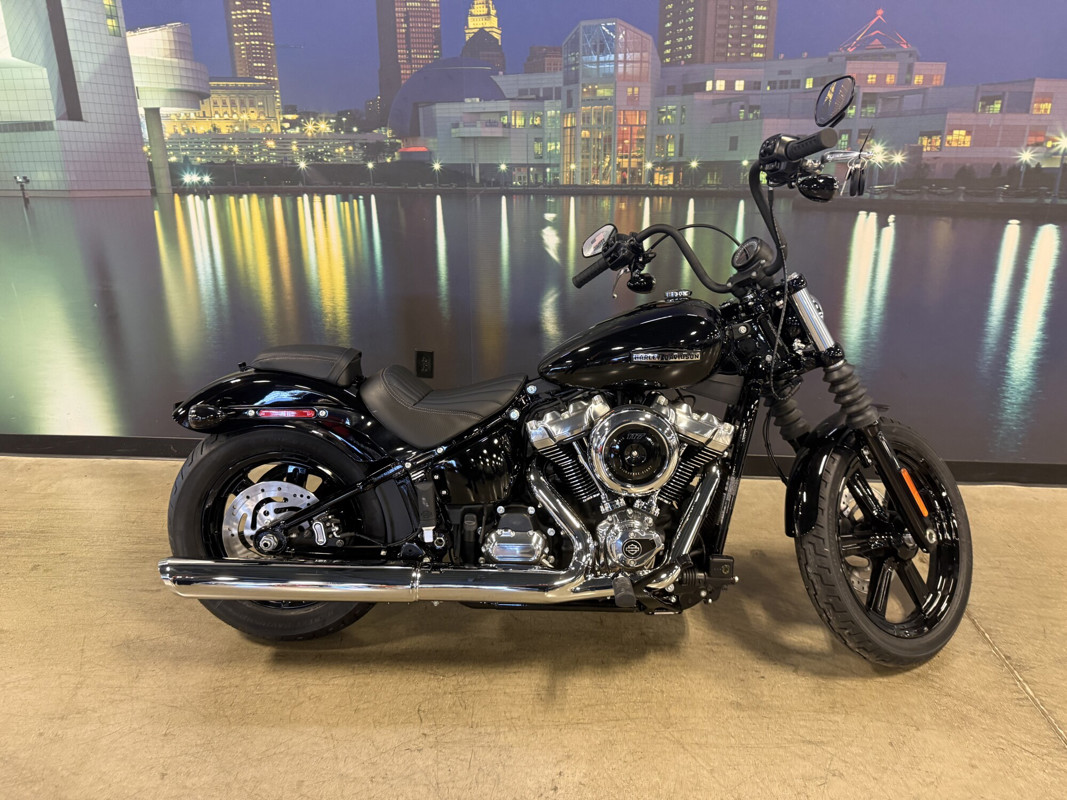 Street Bob®