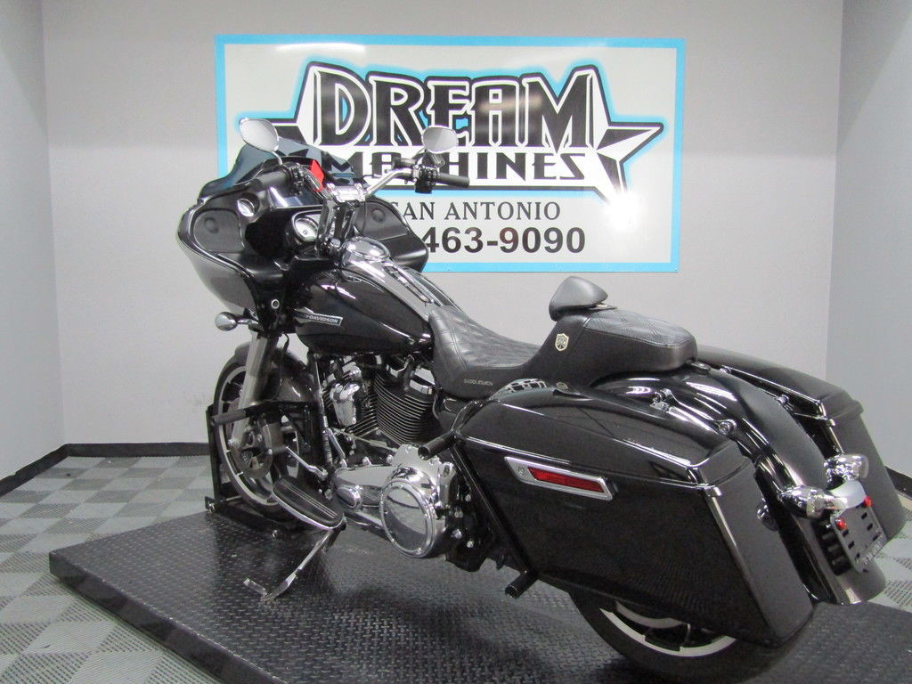 Road Glide®