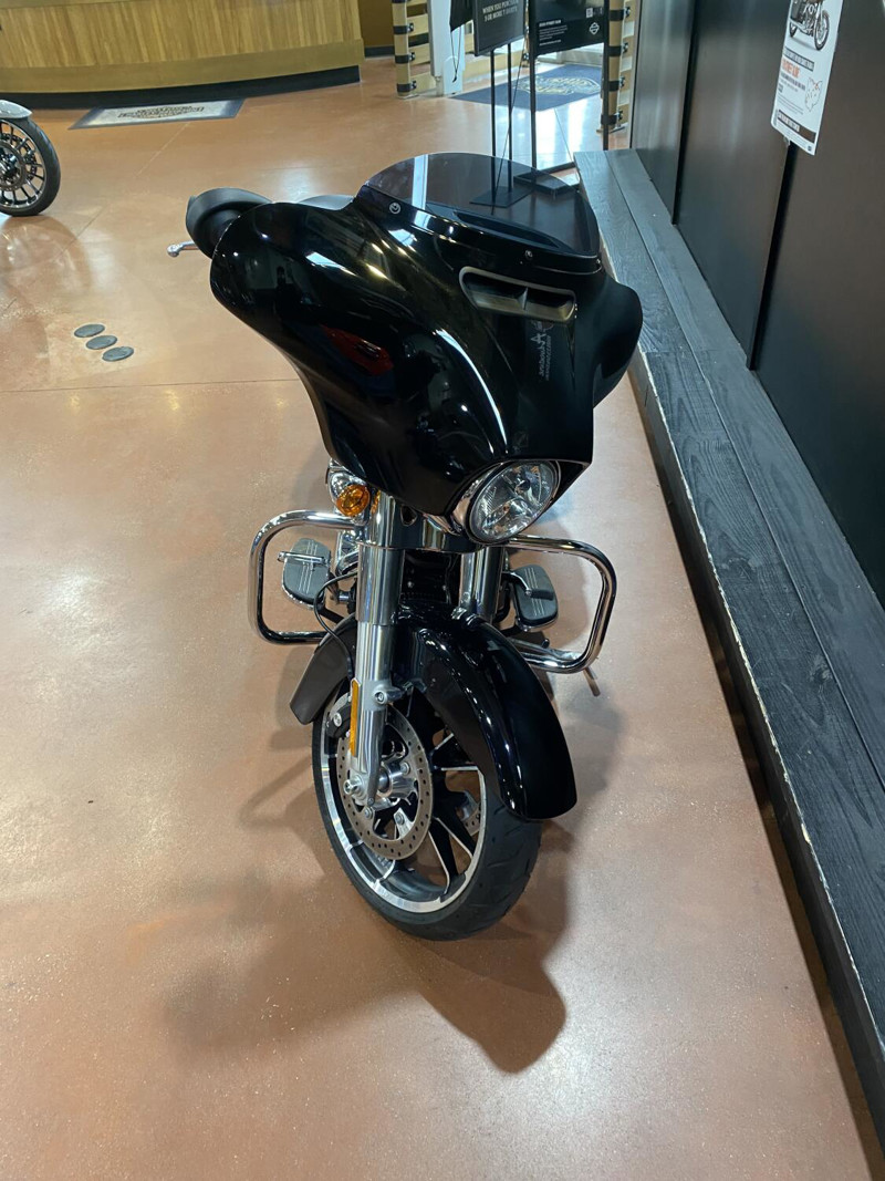 Street Glide®