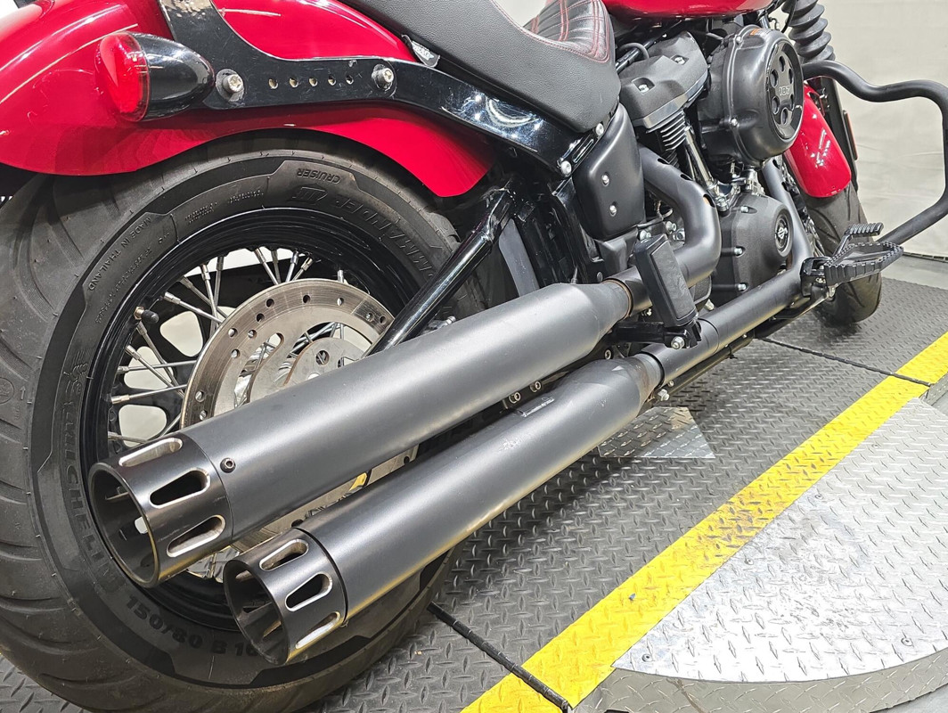 Street Bob®