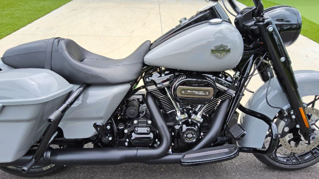 Road Glide®