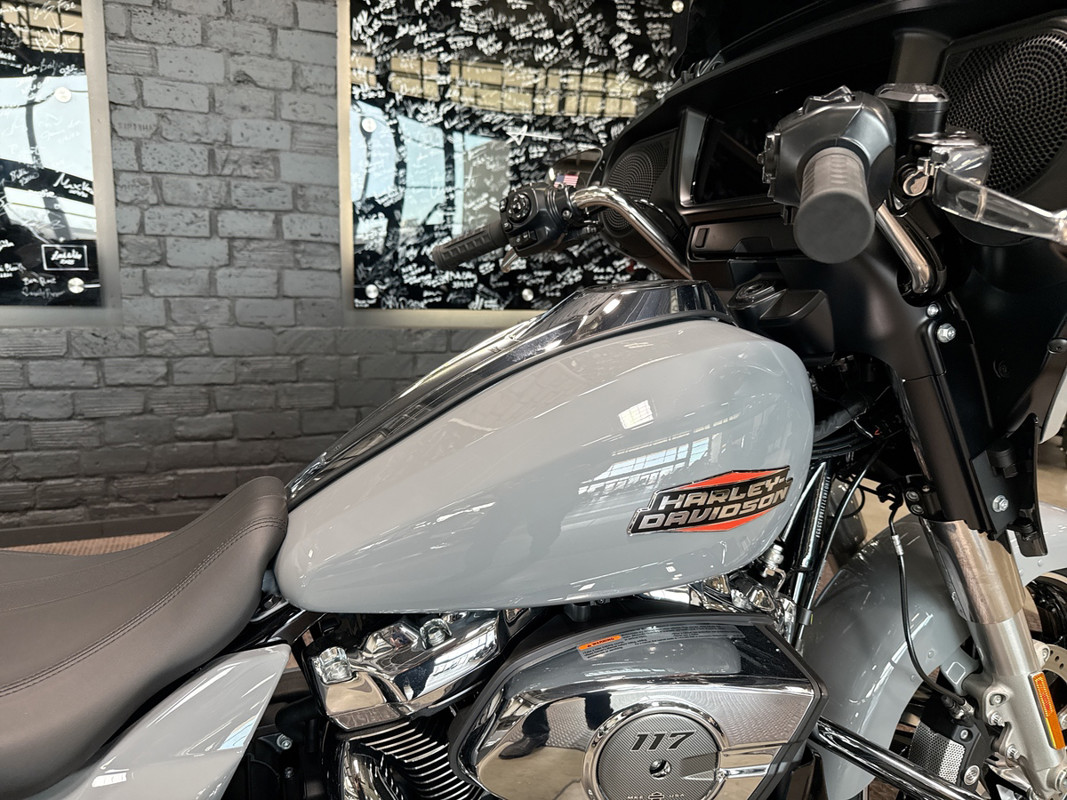Street Glide®