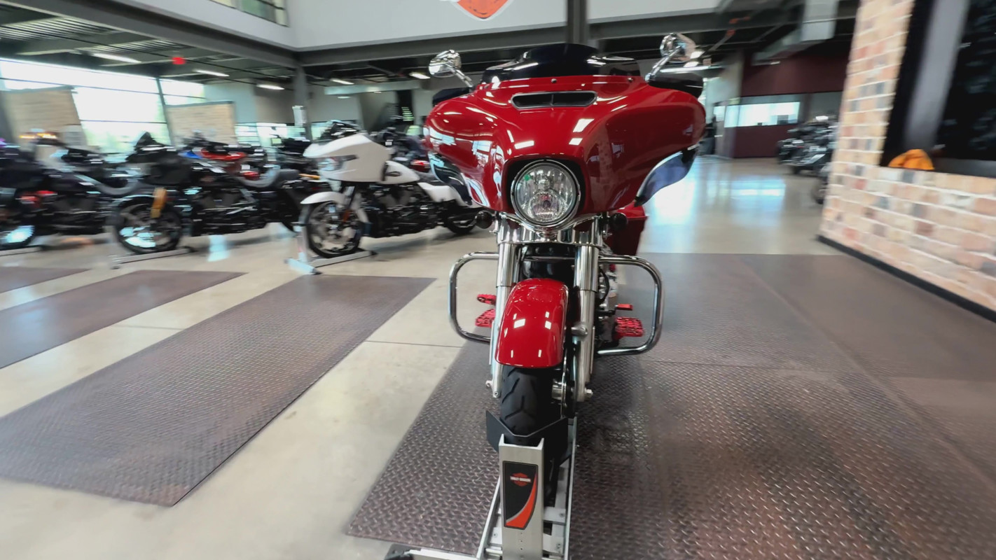 Street Glide®