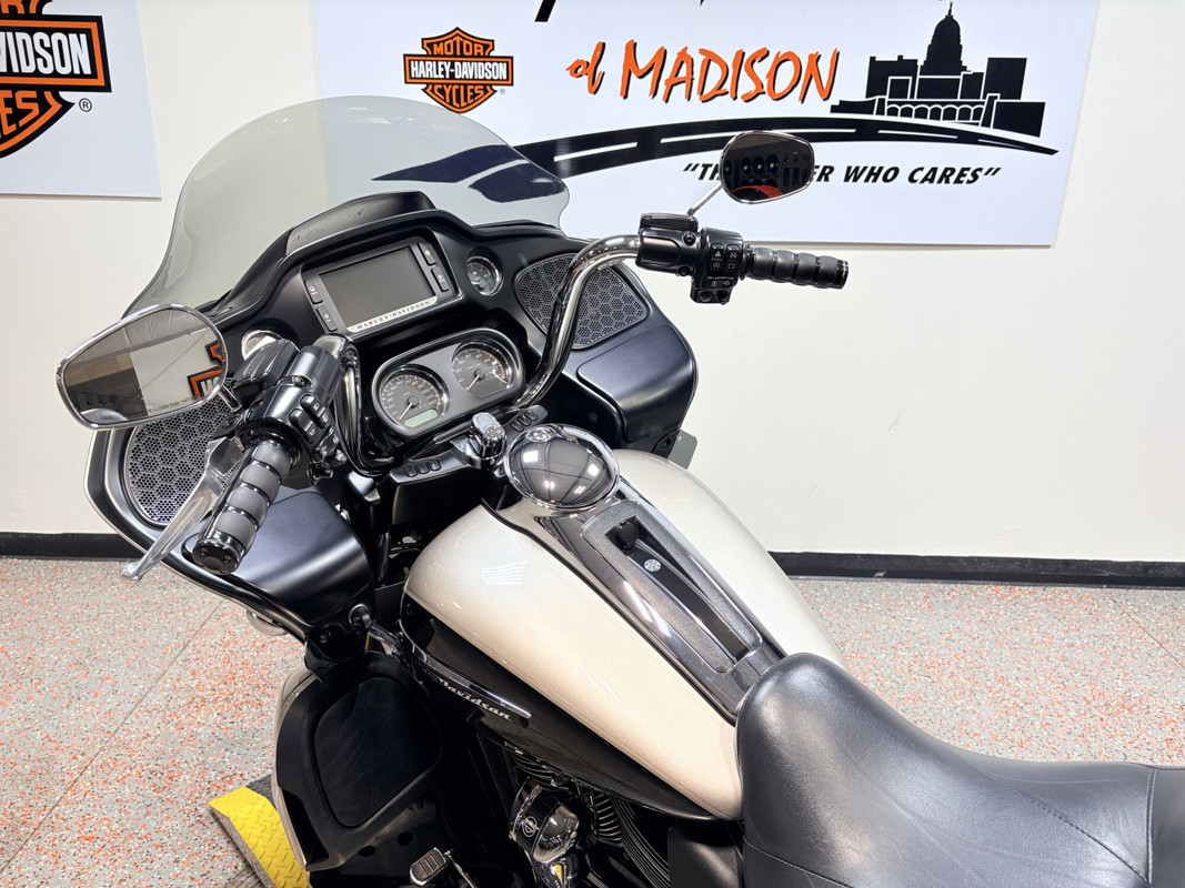 Road Glide® Ultra