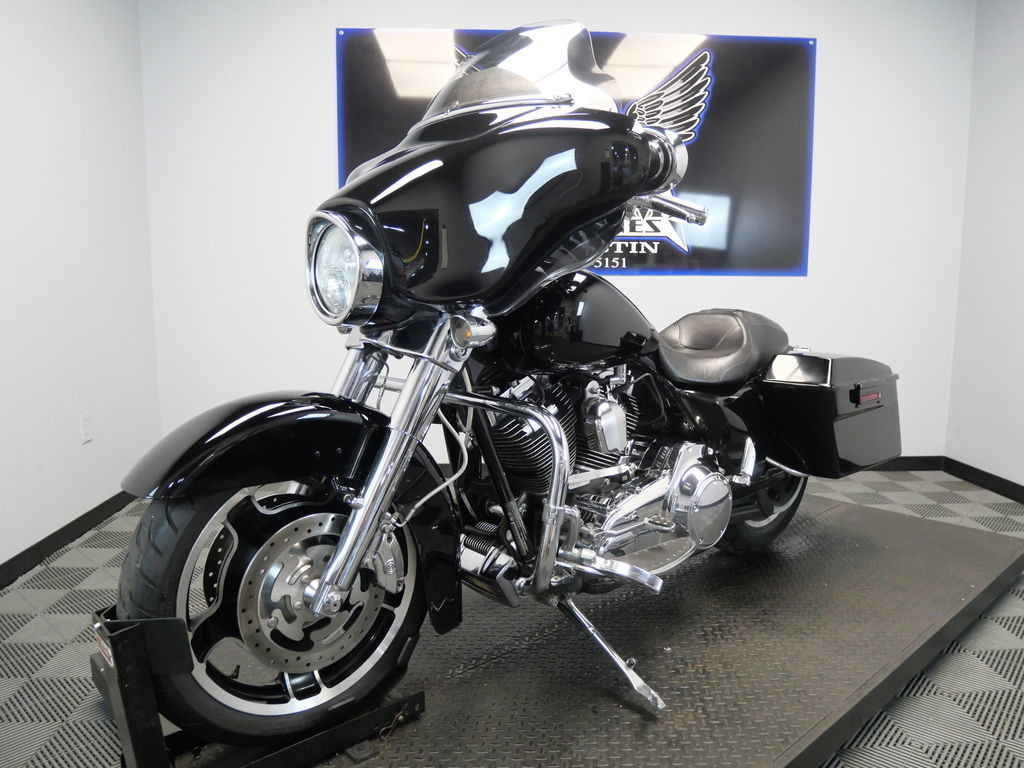 Street Glide®