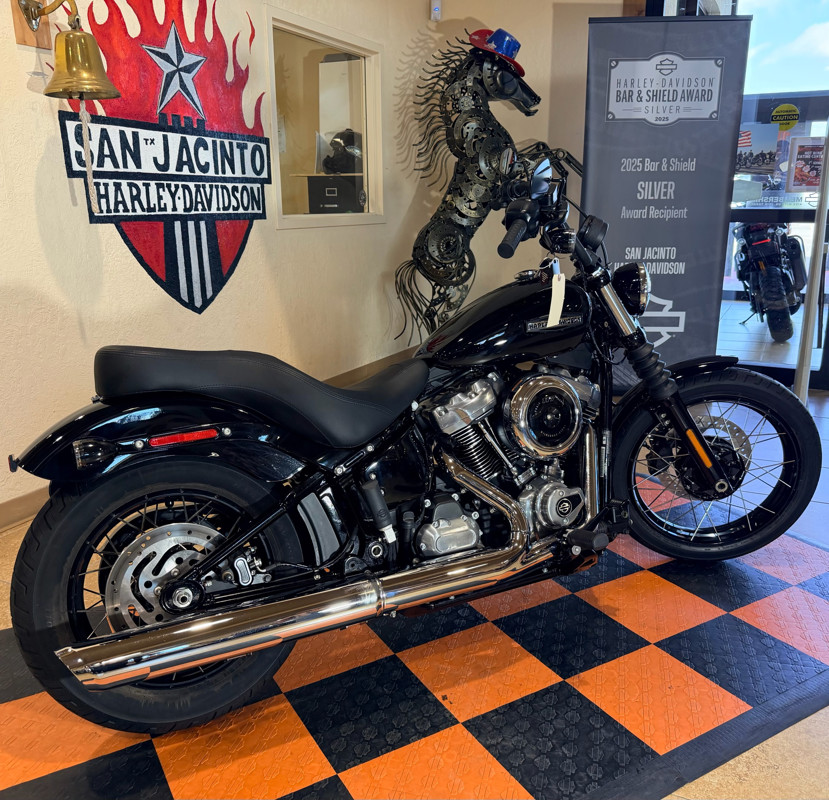 Street Bob®
