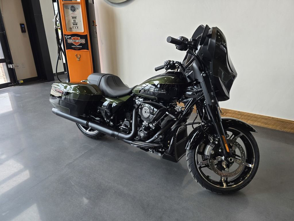 Street Glide®
