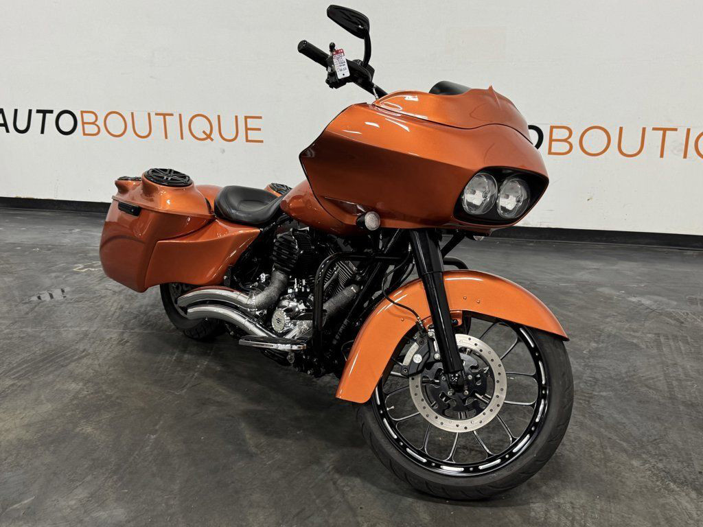 CVO™ Road Glide® Custom 