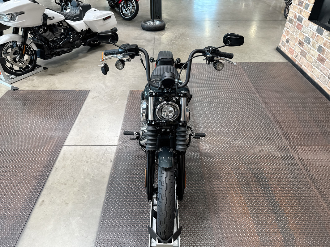 Street Bob®