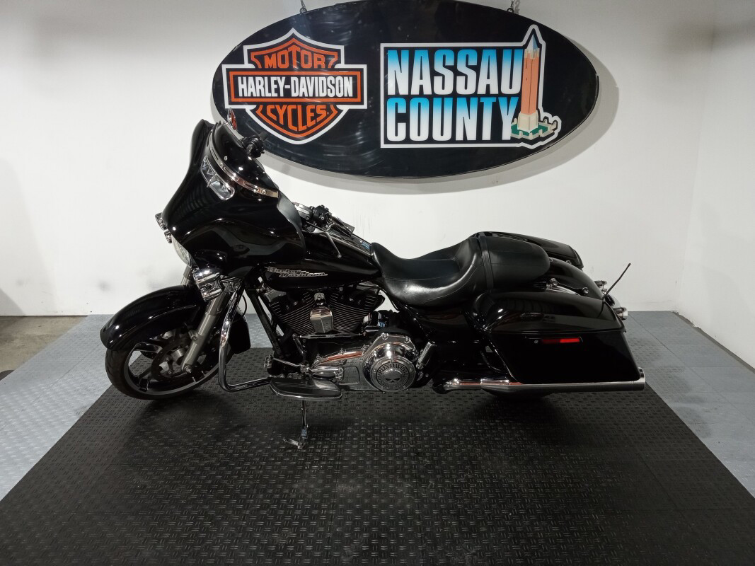 Street Glide®