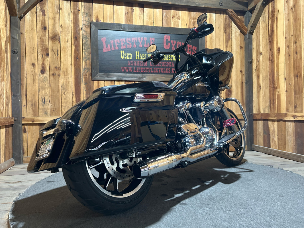 Road Glide®
