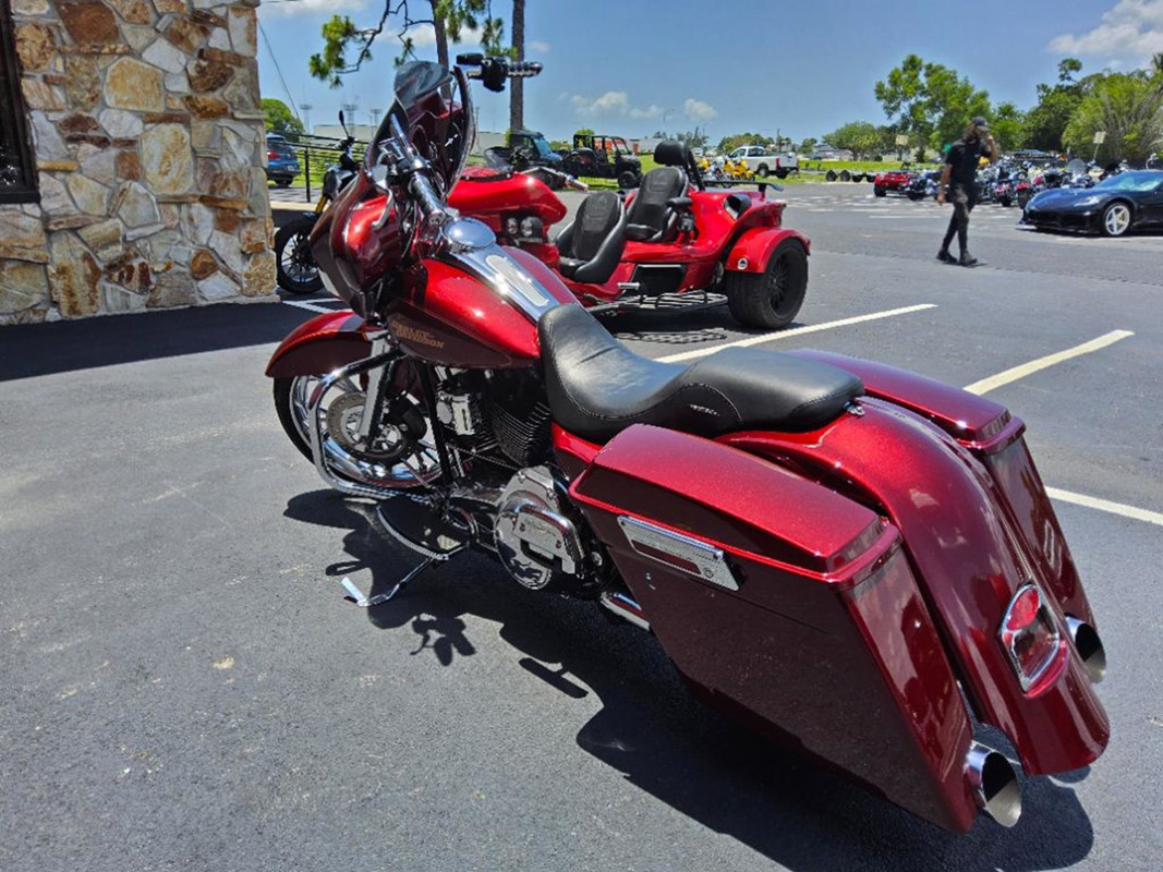 Street Glide®