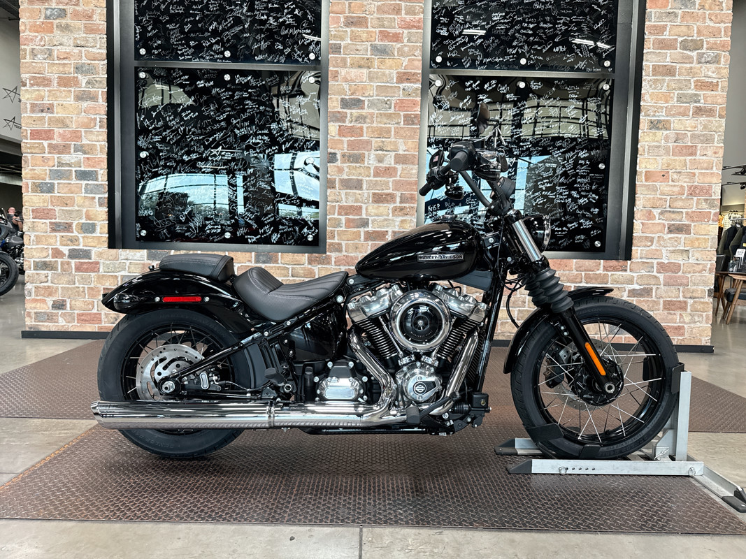 Street Bob®