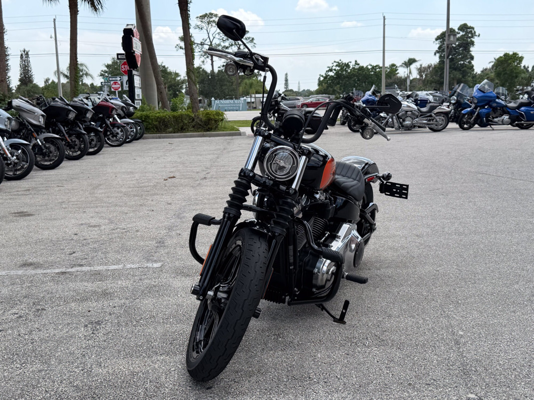 Street Bob®