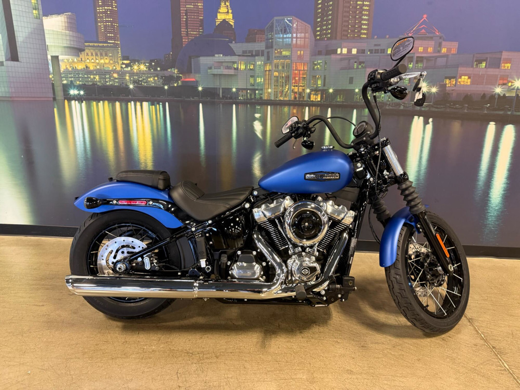 Street Bob®