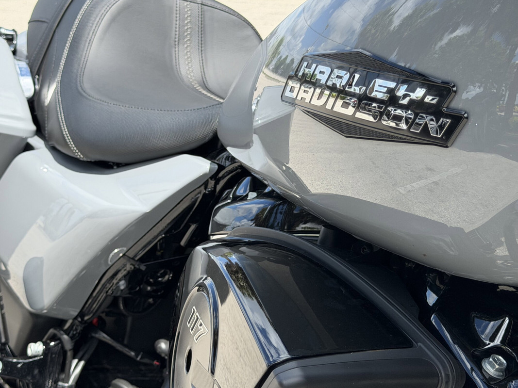 Street Glide®