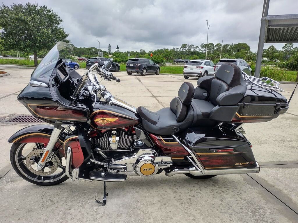 CVO® Road Glide® Limited Anniversary
