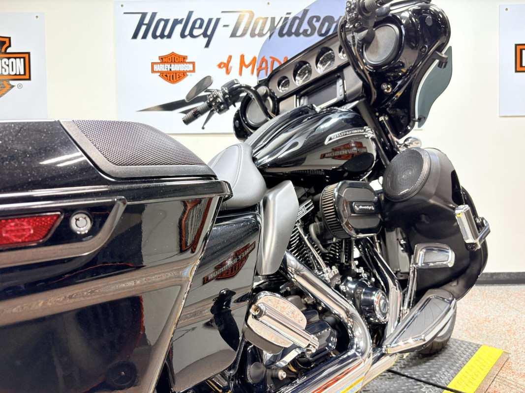 CVO® Street Glide®