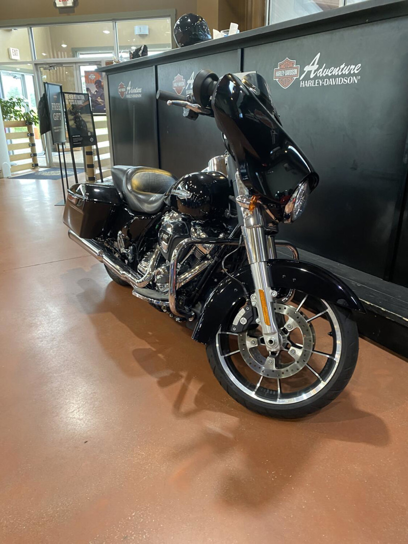 Street Glide®