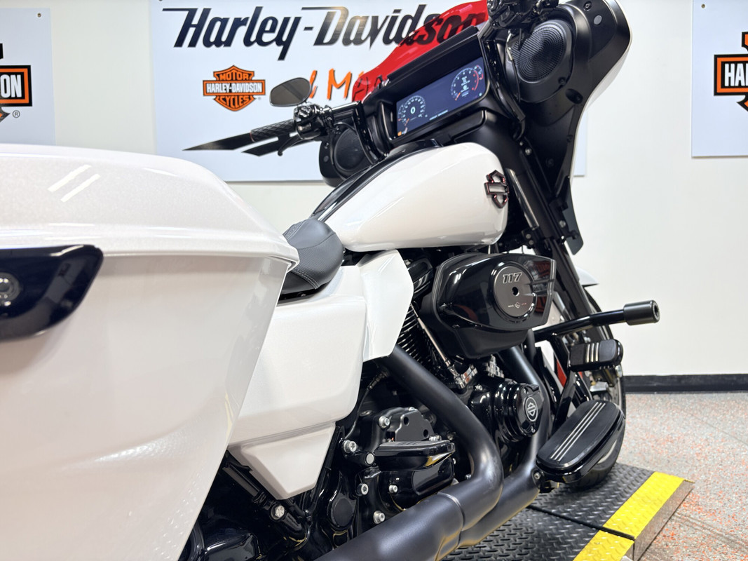 Street Glide®
