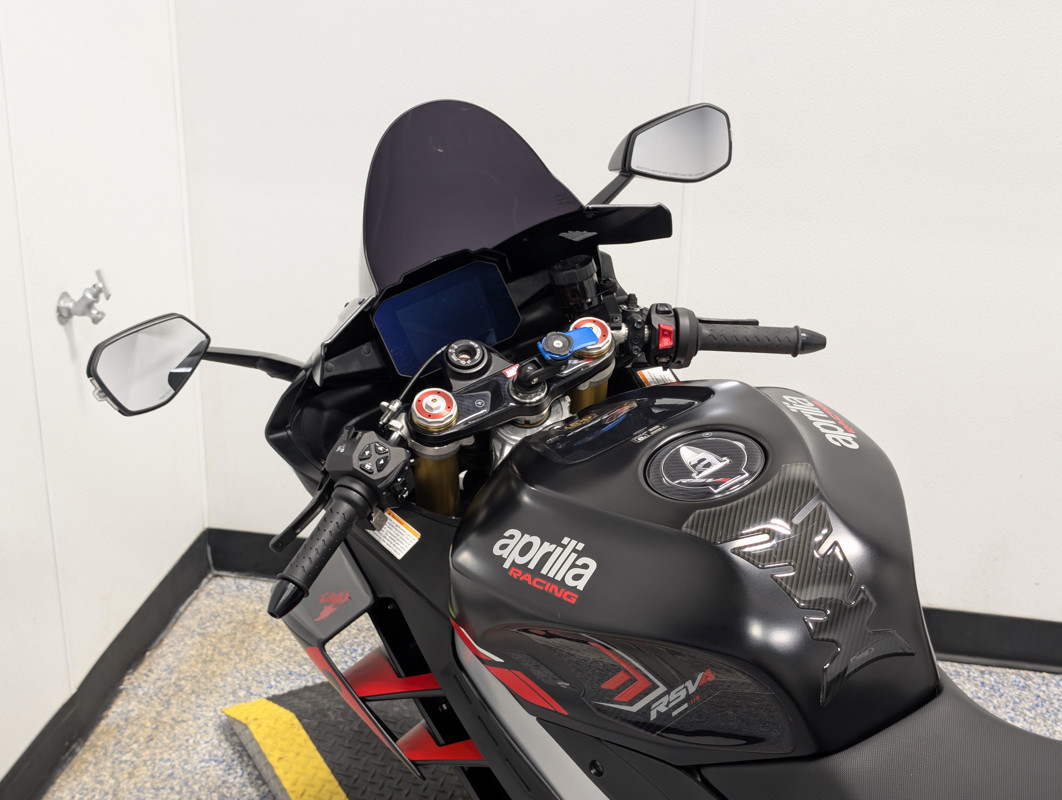 RSV4 1100