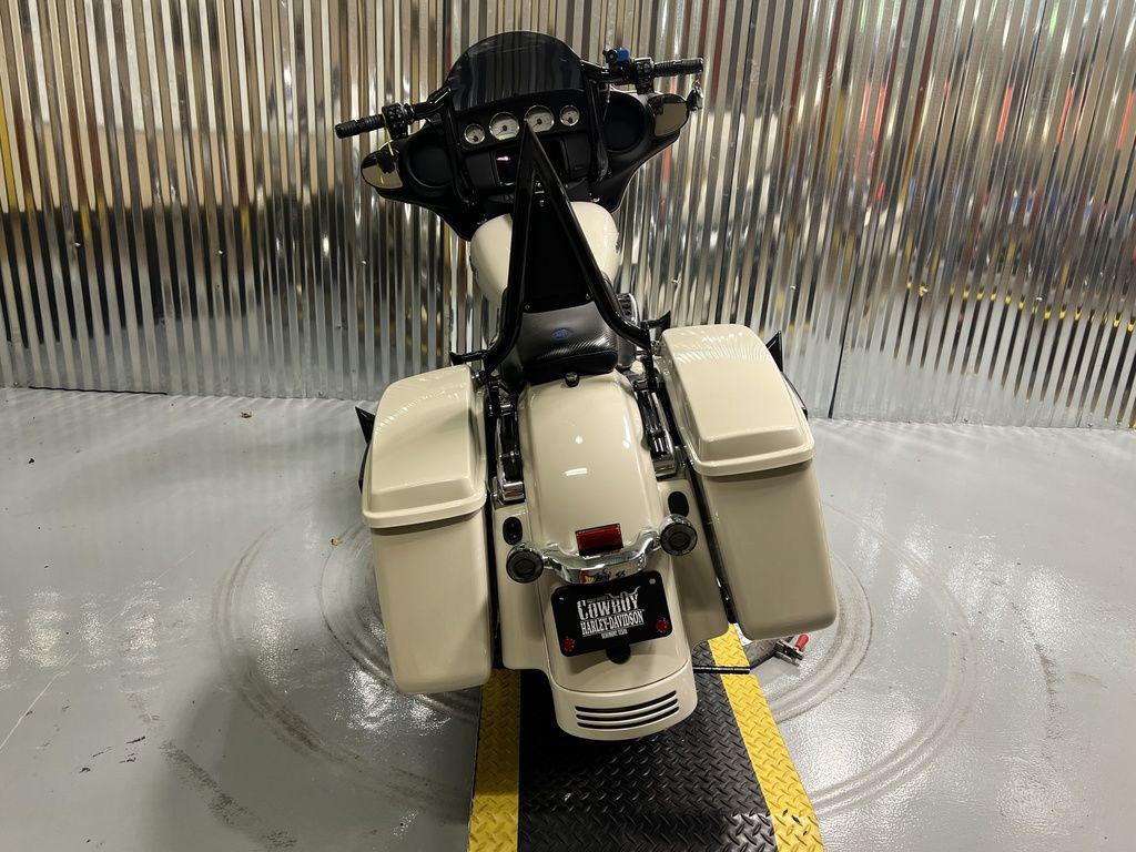 Street Glide®