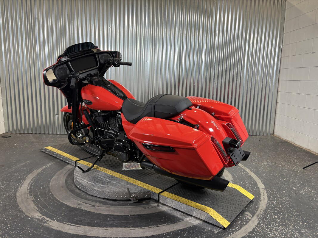 Street Glide®
