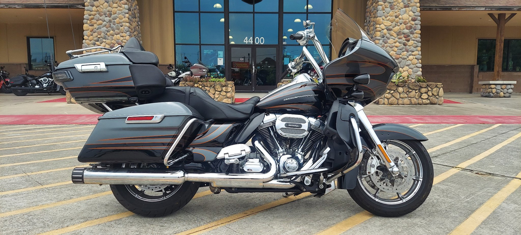 CVO® Road Glide® Ultra
