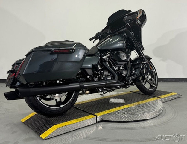 Street Glide®