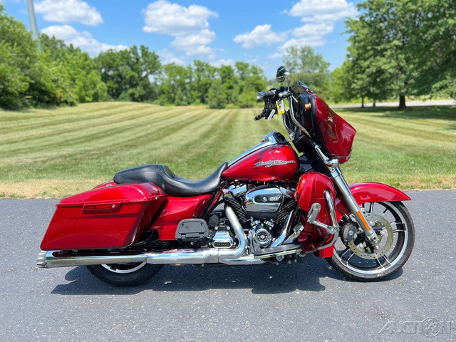Street Glide®