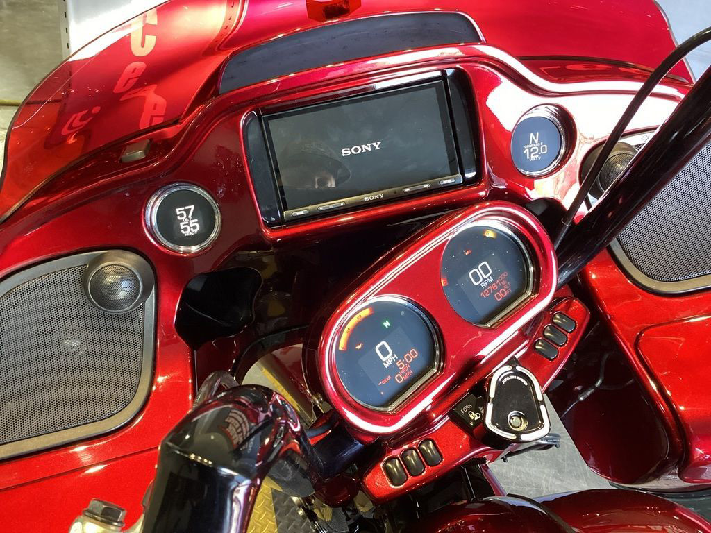 2017-harley-davidson-fltrx-road-glide-for-sale-in-big-bend-wi-item