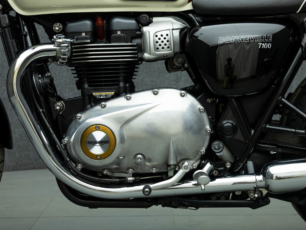 Bonneville T100
