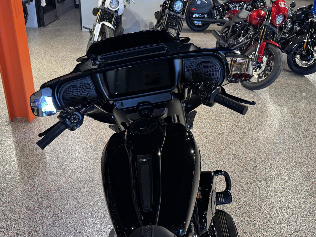 Street Glide®