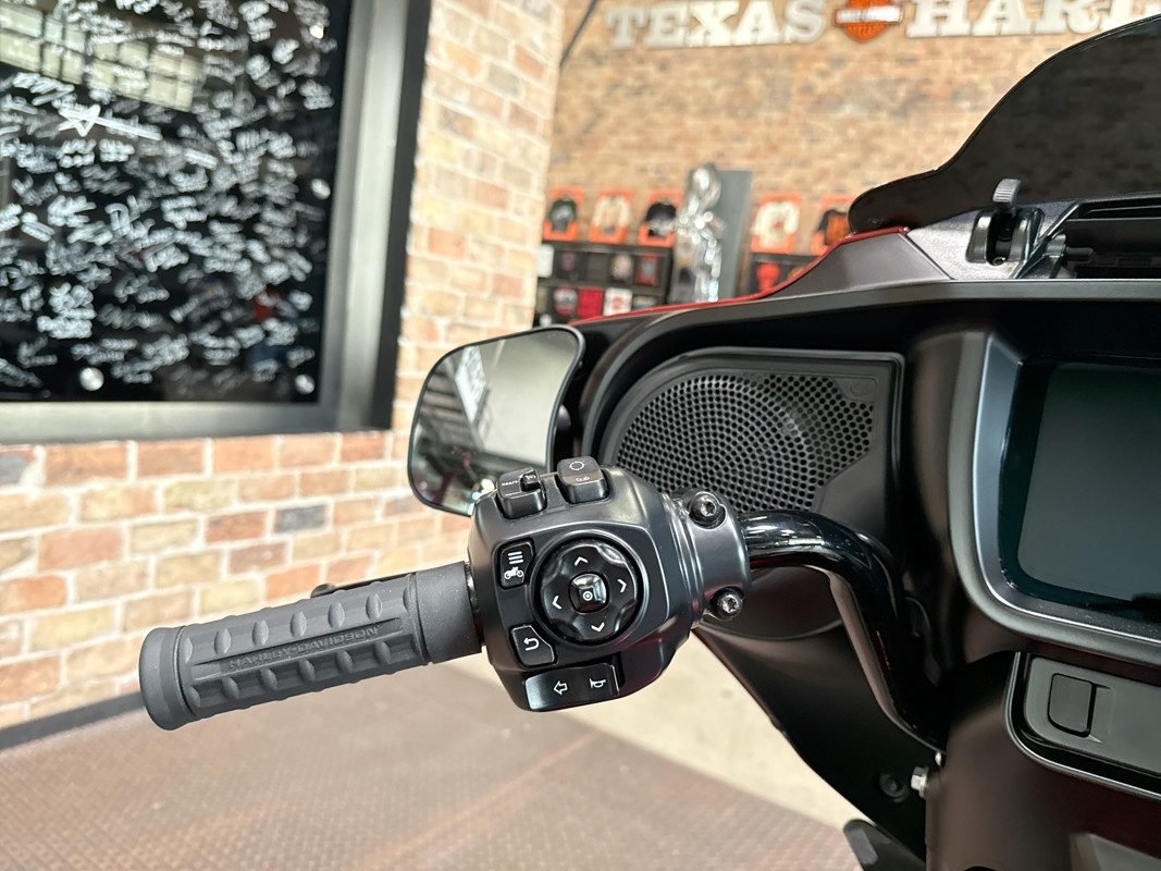 Street Glide®