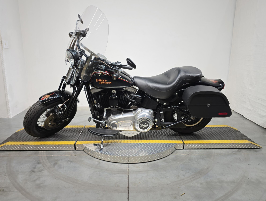 Softail® Cross Bones®