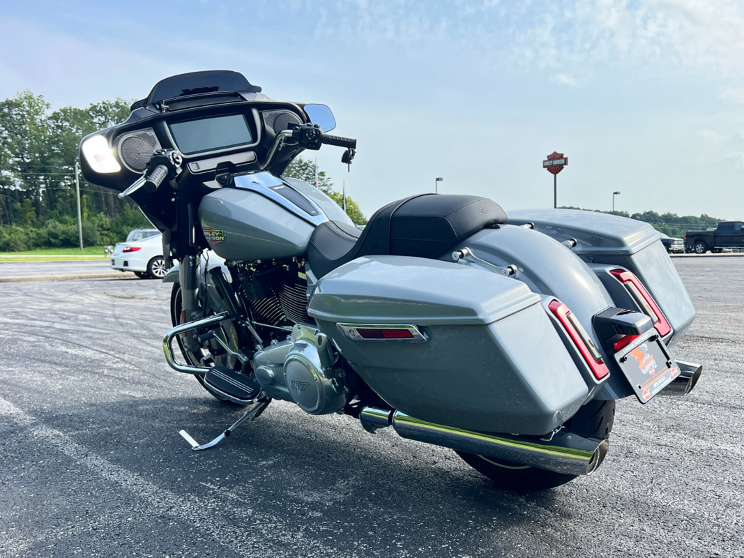 Street Glide®