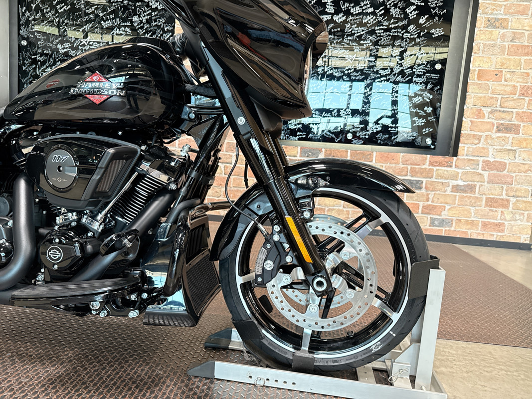 Street Glide®