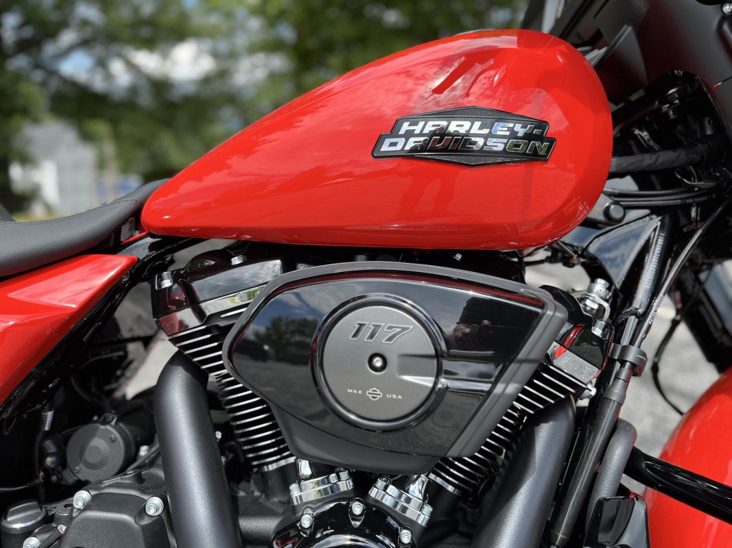 Street Glide®