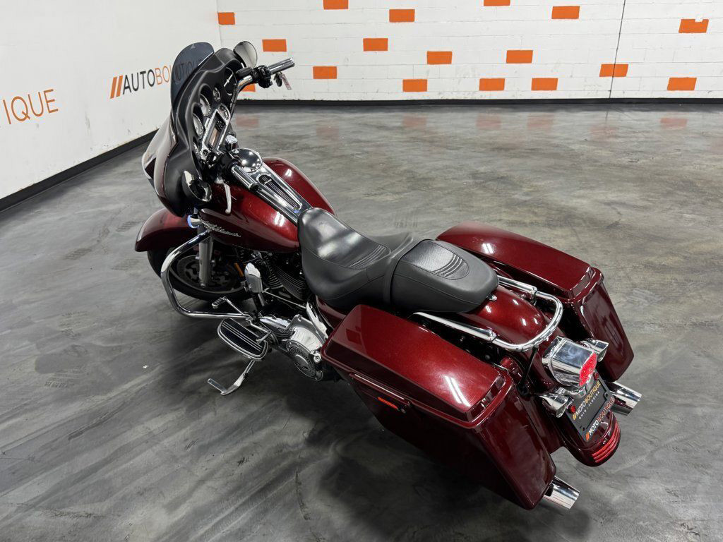 Street Glide®