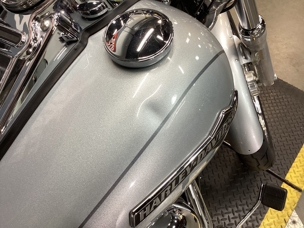 Dyna® Super Glide® Custom